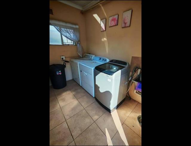3 BEDROOM HOUSE FOR SALE IN MOREGLOED